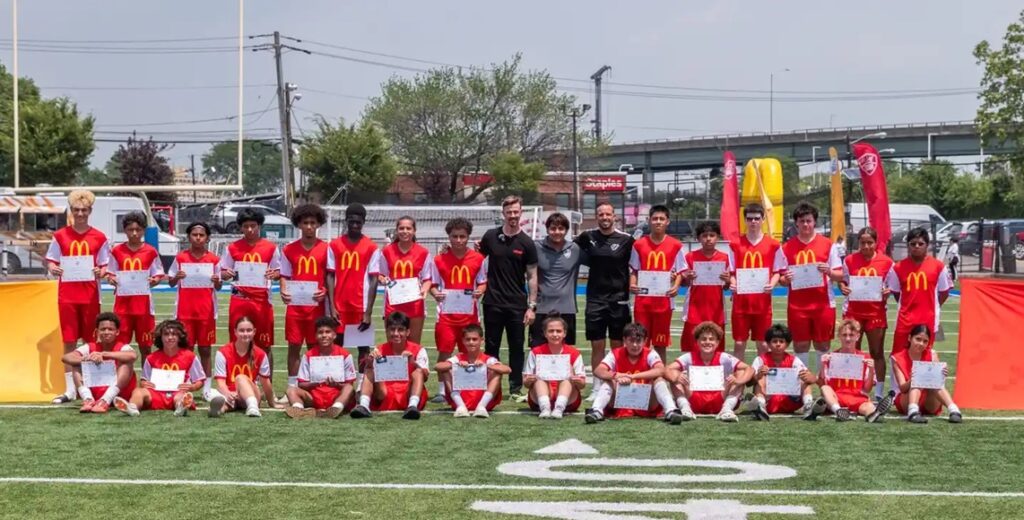 Guti entrena al talento local en el campamento de McDonald’s x LALIGA que envia a dos jóvenes a España